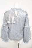 画像2: axes femme POETIQUE / リボン付レース姫袖ブラウス M グレー Y-26-03-13-020-AX-BL-SZ-ZY (2)