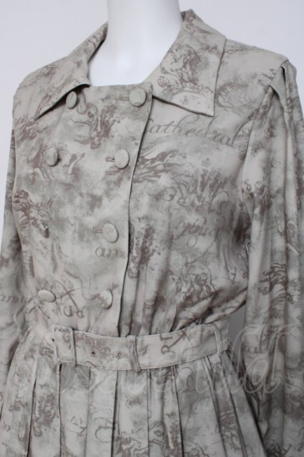 画像3: an another angelus / エンジェル柄ダブル釦ワンピース F カーキベージュ Y-26-03-16-109-CA-OP-SZ-ZY (3)