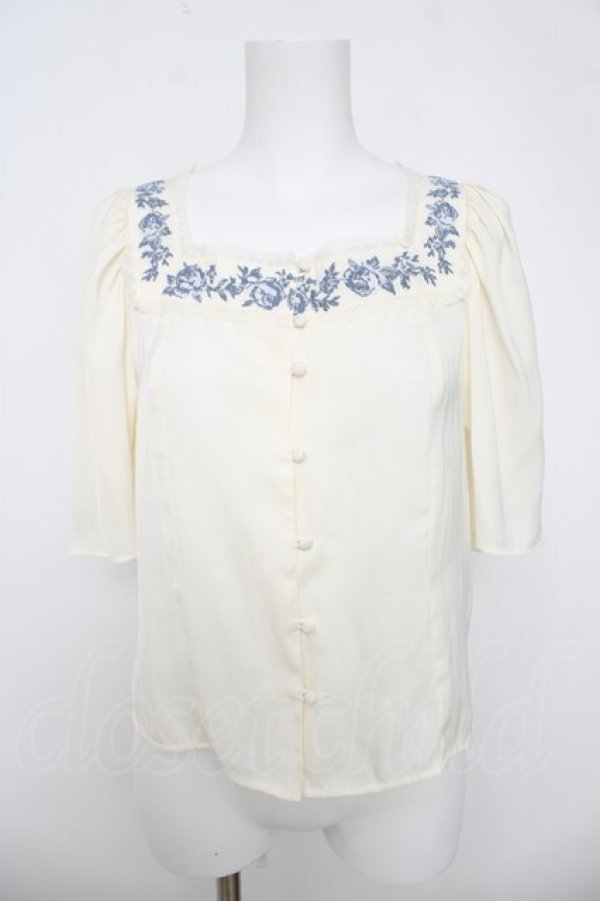 画像1: an another angelus / スクエアネックアンティークローズ刺繍ブラウス F アイボリー Y-26-03-18-074-CA-BL-SZ-ZY (1)