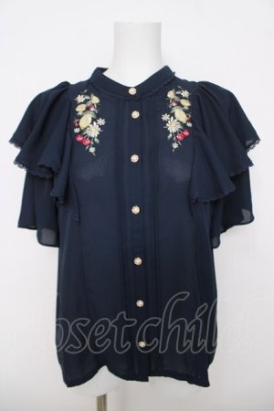 画像: axes femme / ミックスフルーツ刺繍ブラウス F 紺 Y-26-03-18-012-AX-BL-SZ-ZY