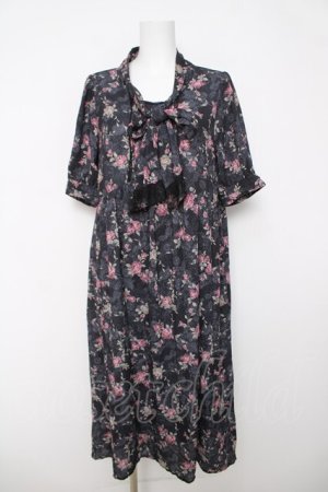 画像: axes femme / ローズレース柄ボータイワンピース F 黒 Y-26-03-18-115-AX-OP-SZ-ZY