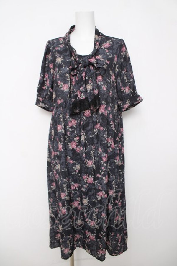 画像1: axes femme / ローズレース柄ボータイワンピース F 黒 Y-26-03-18-115-AX-OP-SZ-ZY (1)