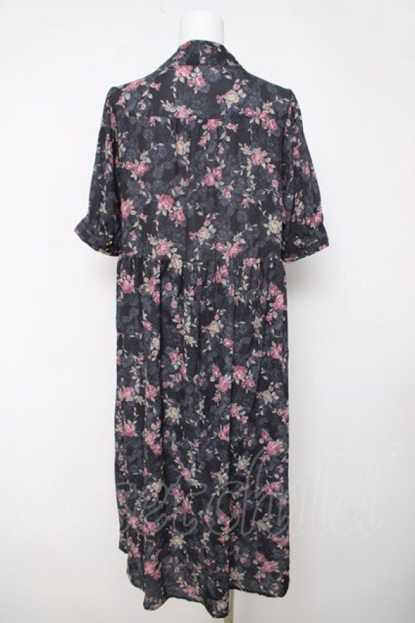 画像2: axes femme / ローズレース柄ボータイワンピース F 黒 Y-26-03-18-115-AX-OP-SZ-ZY (2)