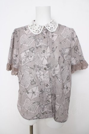 画像: axes femme POETIQUE / プリュムプリントレース襟ブラウス  ベージュ Y-26-03-18-024-AX-TO-SZ-ZY