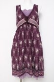 画像1: axes femme / ブローチ付きオーナメント柄ワンピース M 紫 Y-26-03-20-080-AX-OP-SZ-ZY (1)
