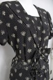 画像4: INGEBORG / ドット×ブーケ柄セーラーワンピース F 黒 Y-26-03-20-111-LO-OP-SZ-ZY (4)