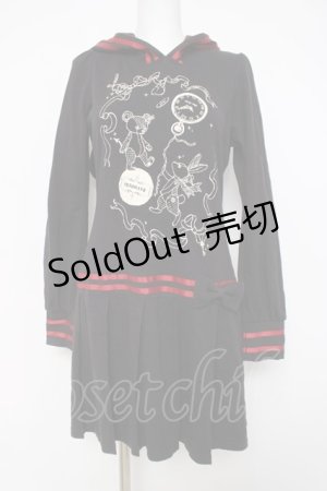 画像: PUTUMAYO / ラインプリーツうさ耳ワンピ F 黒/赤 Y-26-03-20-137-PT-OP-SZ-ZY