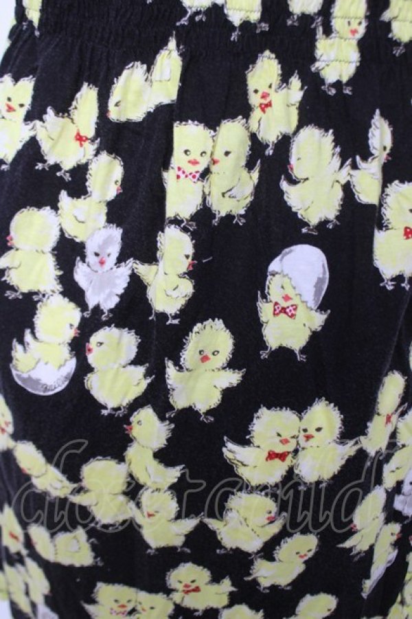 画像3: MILK / chickchatシャーリングワンピース  ブラックベース Y-26-03-20-166-ML-OP-SZ-ZY (3)