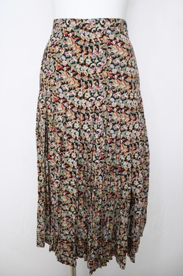 画像1: INGEBORG / 花総柄プリーツスカート  黒 Y-26-03-20-175-LO-SK-SZ-ZY (1)