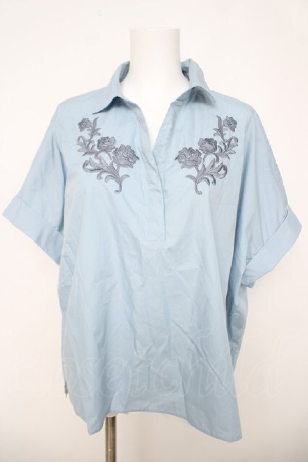 画像1: axes femme / 刺繍入りブラウス  サックス Y-26-03-21-015-AX-BL-SZ-ZY (1)