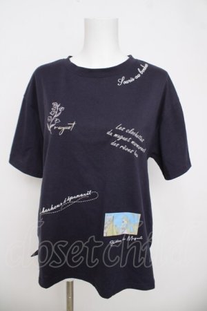 画像: axes femme / 吸水速乾ランダム鈴蘭刺繍Ｔシャツ F 紺 Y-26-03-21-021-AX-TO-SZ-ZY