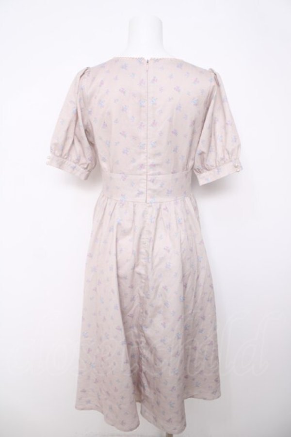 画像2: evelyn / オリジナル花柄ミドルワンピース  ピンクベージュ Y-26-03-22-048-LO-OP-SZ-ZY (2)