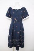画像1: axes femme / さくらんぼ刺繍ワンピース F 紺 Y-26-03-22-055-AX-OP-SZ-ZY (1)