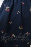 画像3: axes femme / さくらんぼ刺繍ワンピース F 紺 Y-26-03-22-055-AX-OP-SZ-ZY (3)
