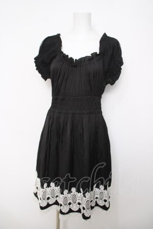 画像: BPN / 裾刺繍ワンピース  黒 Y-26-03-22-061-GO-OP-AS-ZY