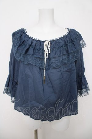 画像: an another angelus / レース使いオフショルケーププルオーバーブラウス  青 Y-26-03-22-022-CA-TO-SZ-ZY