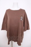 画像1: NieR Clothing / ワッペン付きTシャツ  ブラウン Y-26-03-22-034-PU-TO-SZ-ZY (1)