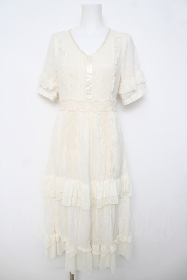 画像1: axes femme / レースラインティアードワンピース F 生成り Y-26-03-24-071-AX-OP-SZ-ZY (1)