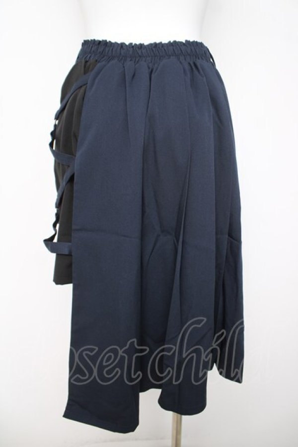 画像3: axes femme POETIQUE / クロスベルト麻雀刺繍スカート  紺 Y-26-03-24-108-AX-SK-SZ-ZY (3)