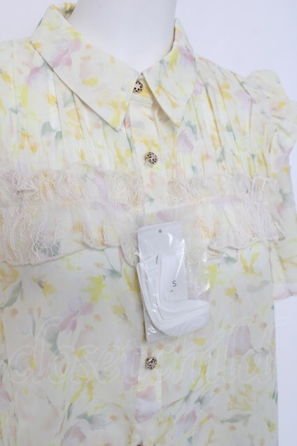 画像3: axes femme / 花柄フリルシアーブラウス F イエロー Y-26-03-26-046-AX-BL-SZ-ZY (3)