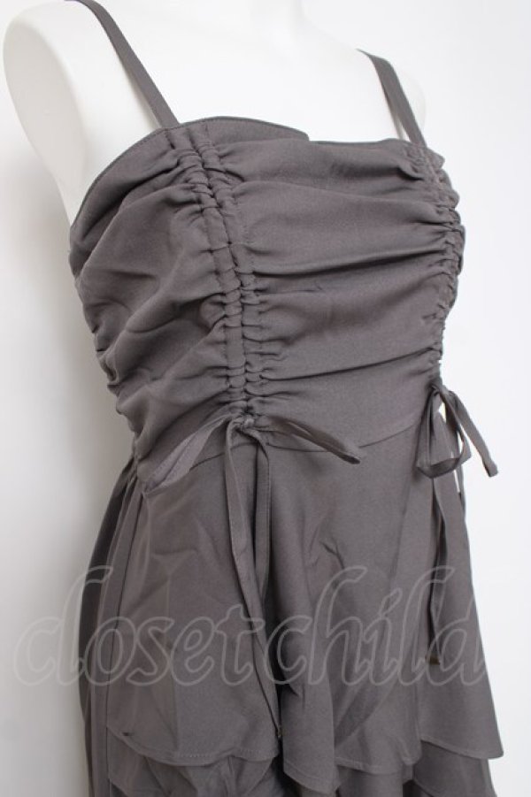 画像3: axes femme / ドロストギャザーキャミワンピース F チャコール Y-26-03-26-060-AX-OP-SZ-ZY (3)