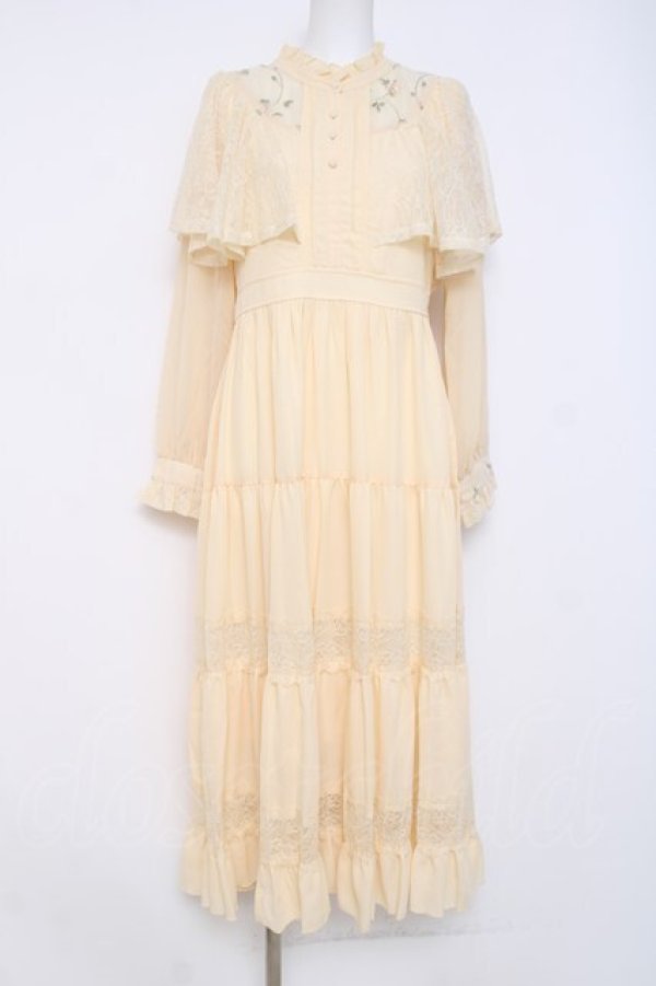 画像1: axes femme / 刺繍チュール使ケープワンピース F イエロー Y-26-03-26-070-AX-OP-SZ-ZY (1)