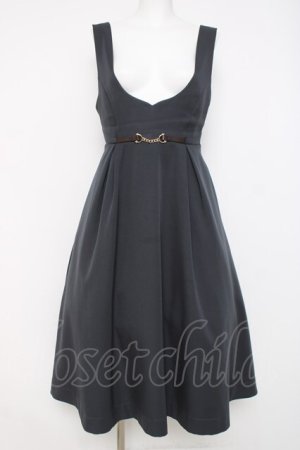 画像: F i.n.t / チェーンビット使いディープVネックジャンパースカート F グレイ Y-26-03-26-078-CA-OP-SZ-ZY