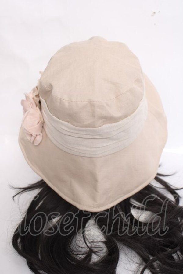 画像3: axes femme / コサージュ付きハット 57.5cm ベージュ Y-26-03-26-031-AX-AC-SZ-ZY (3)