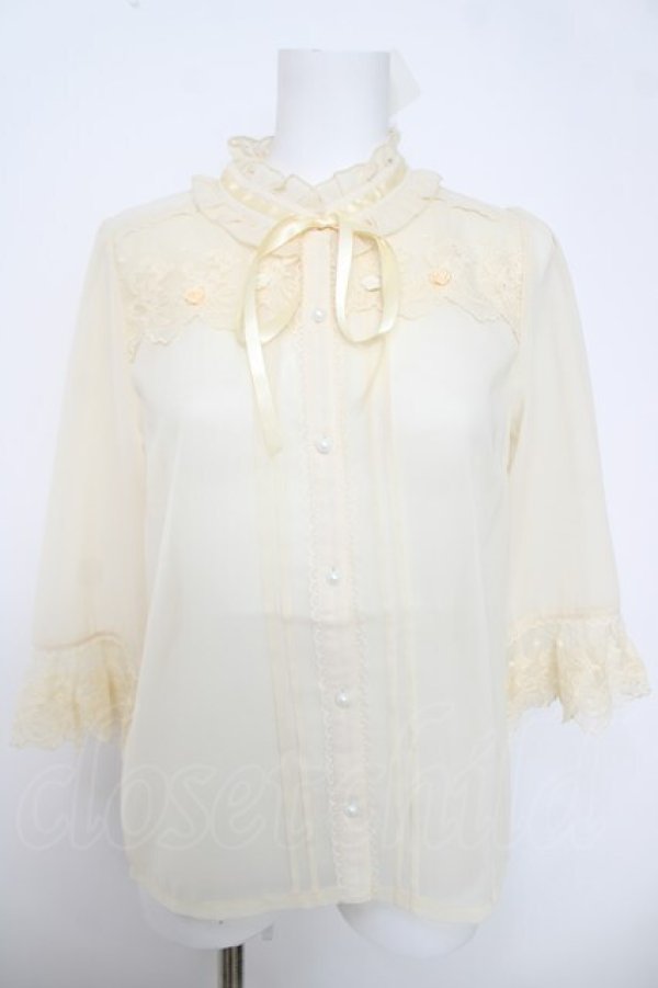 画像1: axes femme / プチローズ×リボンレースブラウス F イエロー Y-26-03-28-008-AX-BL-SZ-ZY (1)