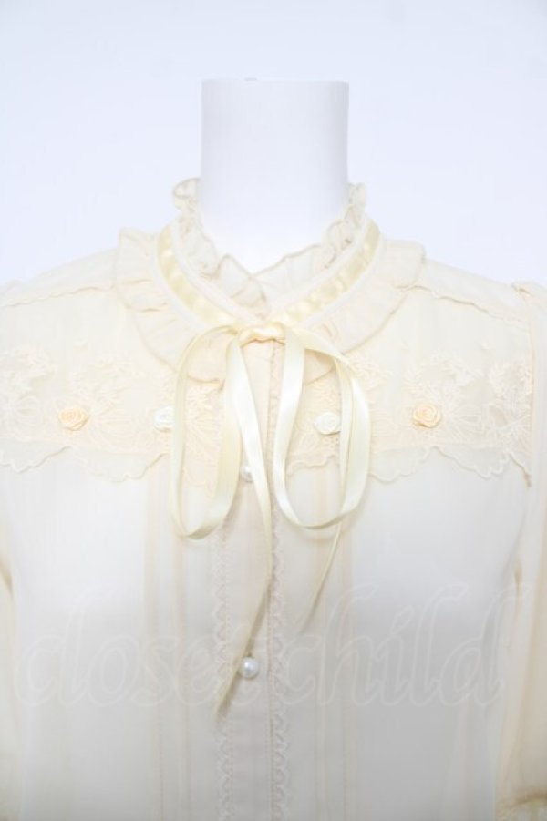 画像3: axes femme / プチローズ×リボンレースブラウス F イエロー Y-26-03-28-008-AX-BL-SZ-ZY (3)