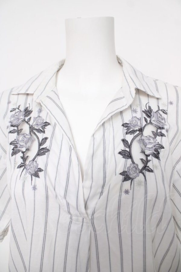 画像3: axes femme / チュール透けお花刺繍シャツ M オフシロ Y-26-04-01-062-AX-BL-SZ-ZY (3)