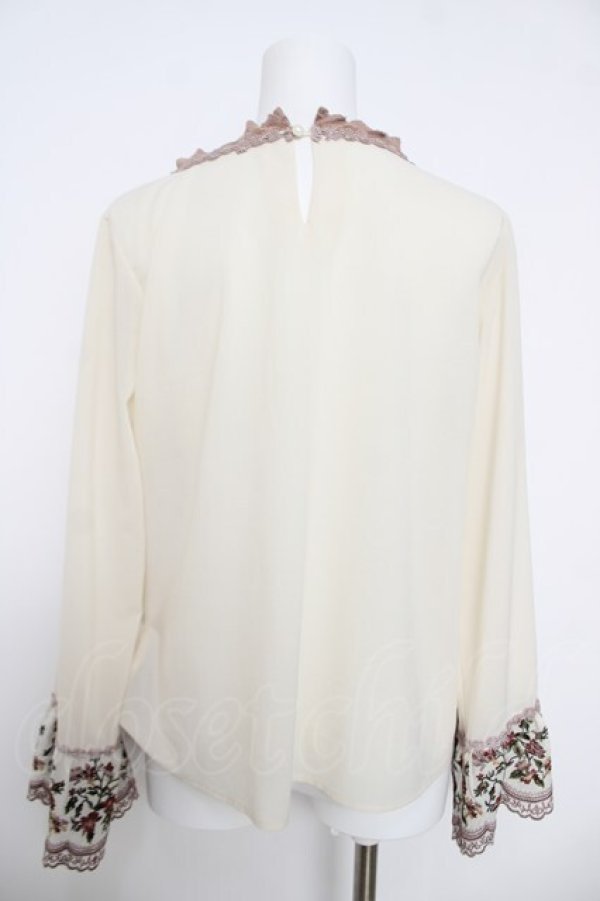 画像2: axes femme / ミュルーズ染織美術館コラボ/刺繍入りフレア袖ブラウス M 生成り Y-26-04-01-066-AX-BL-SZ-ZY (2)