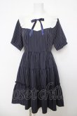画像1: axes femme / リボンブローチティアードワンピース F 紺 Y-26-04-01-132-AX-OP-SZ-ZY (1)
