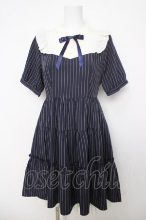 画像: axes femme / リボンブローチティアードワンピース F 紺 Y-26-04-01-132-AX-OP-SZ-ZY