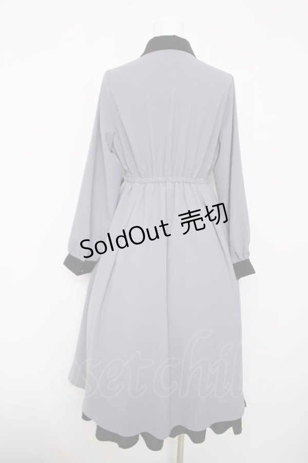 画像2: axes femme / 襟デザイン連釦バイカラーワンピース  ブルーグレー Y-26-04-03-116-AX-OP-SZ-ZY (2)