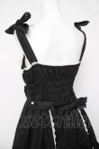 画像5: Angelic Pretty / リボンシャーリングジャンパースカート  ブラック/ホワイト Y-26-04-03-132-AP-OP-SZ-ZY (5)