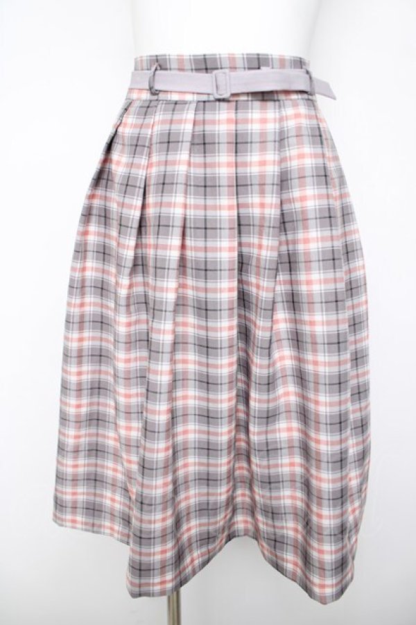 画像1: Fi.n.t / ベルト付きサマーチェックタックスカート  グレー Y-26-04-03-173-CA-SK-SZ-ZY (1)