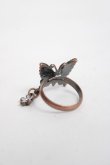 画像2: axes femme / 蝶×花リング  アンティークゴールド Y-26-04-05-002-AX-AC-SZ-ZY (2)