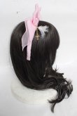 画像2: Angelic Pretty / 羽根チャームカチューシャ  ピンク Y-26-04-07-022-AP-AC-SZ-ZY (2)