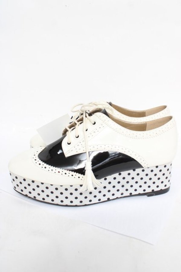 画像2: ALICE and the PIRATES / アルヴィンドットシューズ L オフ白×黒 Y-26-04-07-029-PA-SH-SZ-ZY (2)