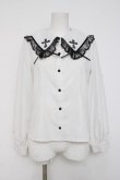 画像1: NIBBLE POISON / クロス刺繍ビッグ襟ブラウス  白 Y-26-04-09-048-PU-BL-AS-ZY (1)