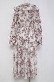 画像2: evelyn / 花柄シャーリングワンピース  シロ×ブラウン Y-26-04-09-110-LO-OP-SZ-ZY (2)