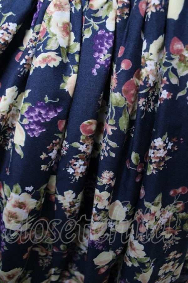 画像3: axes femme / フルーツ柄キャミワンピース  紺 Y-26-04-11-052-AX-OP-SZ-ZY (3)