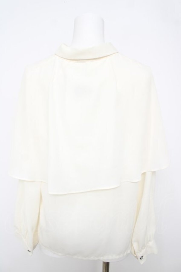 画像2: axes femme / ケープデザインブラウス  生成り Y-26-04-11-029-AX-BL-SZ-ZY (2)