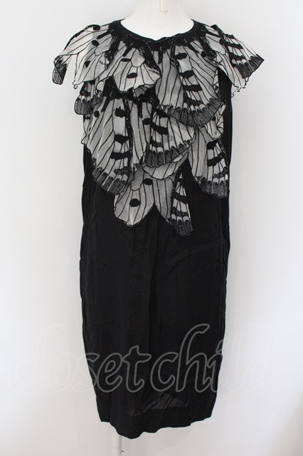 あちゃちゅむ / 蝶々の羽ワンピース クロ O-24-09-24-065-PU-OP-IG-OS  